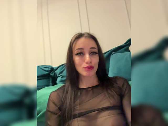 Foto porno --SATIVA-- se dezbraca la web pe BongaCams pe KUR.ro