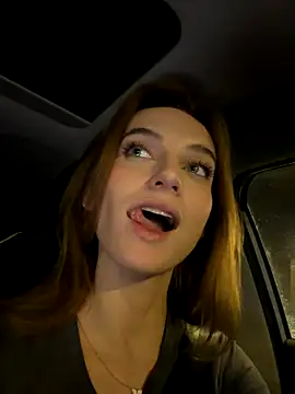 Foto porno -AngelAri- descoperita pe video chat pe KUR.ro
