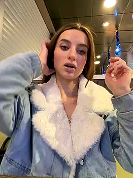 Foto porno -AngelAri- descoperita pe video chat pe KUR.ro