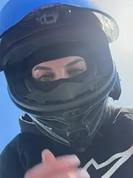Foto porno -AngelAri- descoperita pe video chat pe KUR.ro