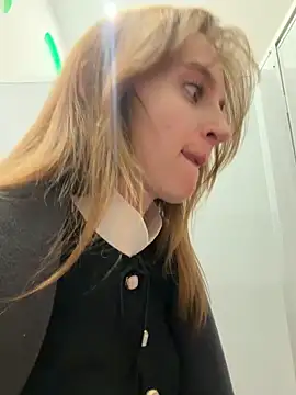 Foto porno -AngelAri- descoperita pe video chat pe KUR.ro