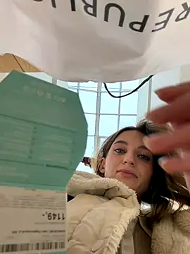 Foto porno -AngelAri- descoperita pe video chat pe KUR.ro