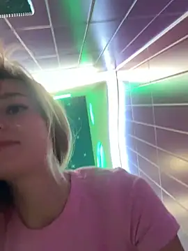 Foto porno -AngelAri- descoperita pe video chat pe KUR.ro