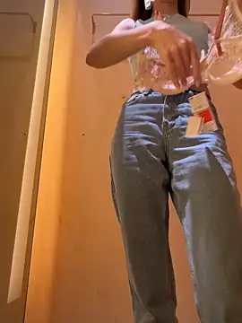 Foto porno -AngelAri- descoperita pe video chat pe KUR.ro