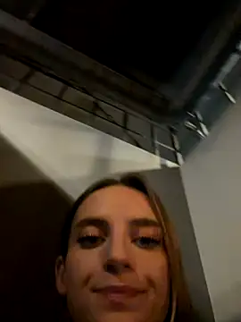 Foto porno -AngelAri- descoperita pe video chat pe KUR.ro