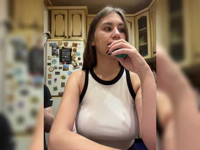 Foto porno -Breid-1 se dezbraca la web pe BongaCams pe KUR.ro
