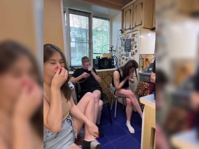 Foto porno -Breid-1 se dezbraca la web pe BongaCams pe KUR.ro