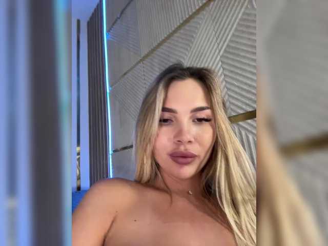 Foto porno -Dirty-Bitch se dezbraca la web pe BongaCams pe KUR.ro