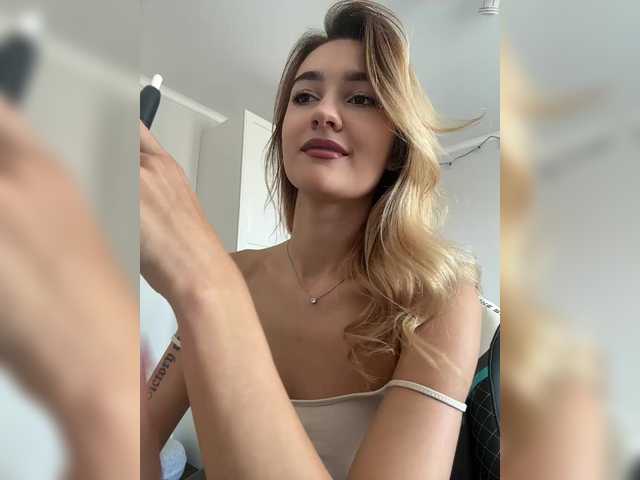 Foto porno -Lana-Chester- descoperita pe video chat pe KUR.ro