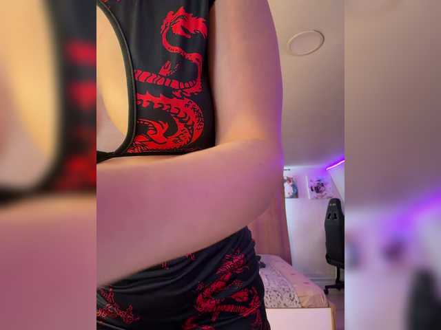 Foto porno -MaybeBaby- se dezbraca la web pe BongaCams pe KUR.ro