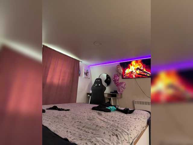 Foto porno -MaybeBaby- se dezbraca la web pe BongaCams pe KUR.ro