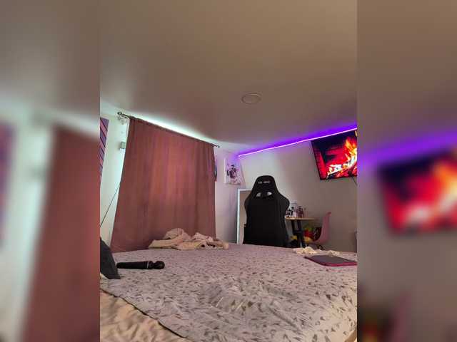 Foto porno -MaybeBaby- se dezbraca la web pe BongaCams pe KUR.ro