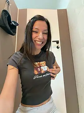 Foto porno Fantezii cu -MiaSweet- pe StripChat pe KUR.ro