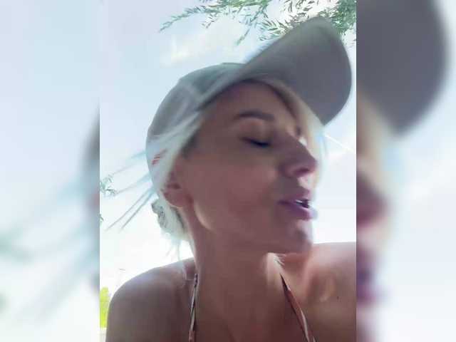 Foto porno Discutii intime cu -Molly- pe KUR.ro