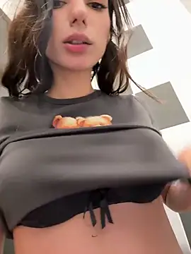 Foto porno Ganduri murdare cu -_MiaQueen_- pe KUR.ro