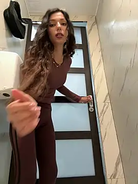 Foto porno Ganduri murdare cu -_MiaQueen_- pe KUR.ro