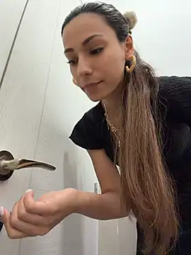 Foto porno Ganduri murdare cu -_MiaQueen_- pe KUR.ro