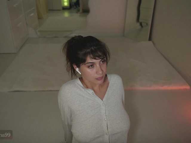 Foto porno Ylia2111-1 descoperita pe video chat pe KUR.ro