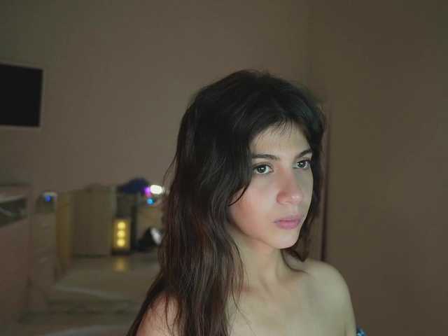 Foto porno Ylia2111-1 descoperita pe video chat pe KUR.ro