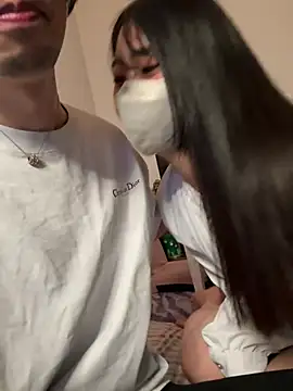 Foto porno -mirai- se dezbraca la web pe StripChat pe KUR.ro
