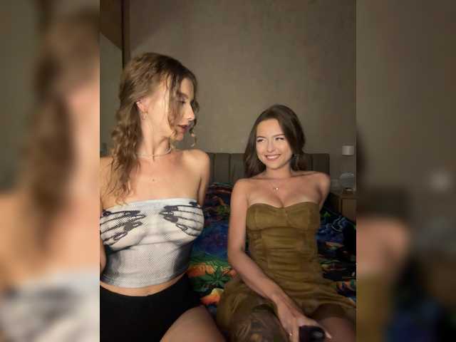 Album foto porno -misterios- se dezbraca la web pe BongaCams