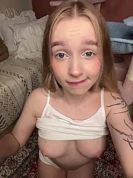 Foto porno Discutii intime cu -teenytiny- pe KUR.ro