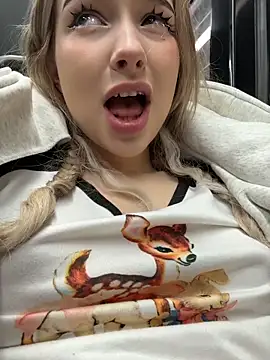 Foto porno Discutii intime cu -teenytiny- pe KUR.ro