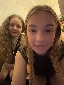 Foto porno Discutii intime cu -teenytiny- pe KUR.ro