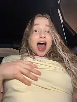 Foto porno Discutii intime cu -teenytiny- pe KUR.ro