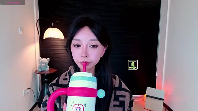 Foto porno 2Zoe vrea sex pe StripChat pe KUR.ro