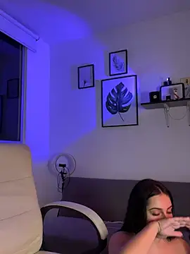 Foto porno Nebunii pe chat marca Abby-26 pe KUR.ro