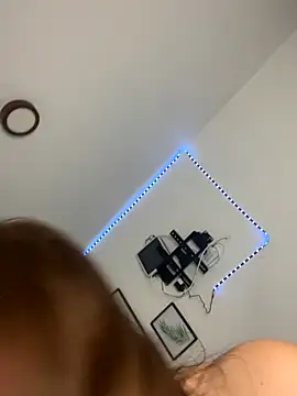 Foto porno Nebunii pe chat marca Abby-26 pe KUR.ro