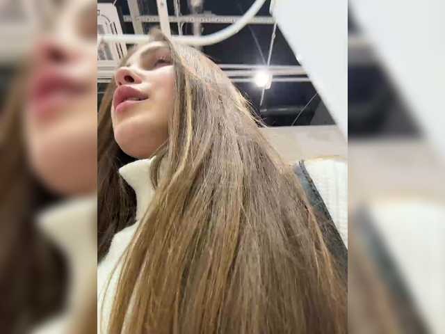 Foto porno Ce sexy este Adelaida1001 pe KUR.ro