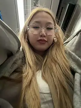 Foto porno Nebunii pe chat marca Aiko_Yumi pe KUR.ro