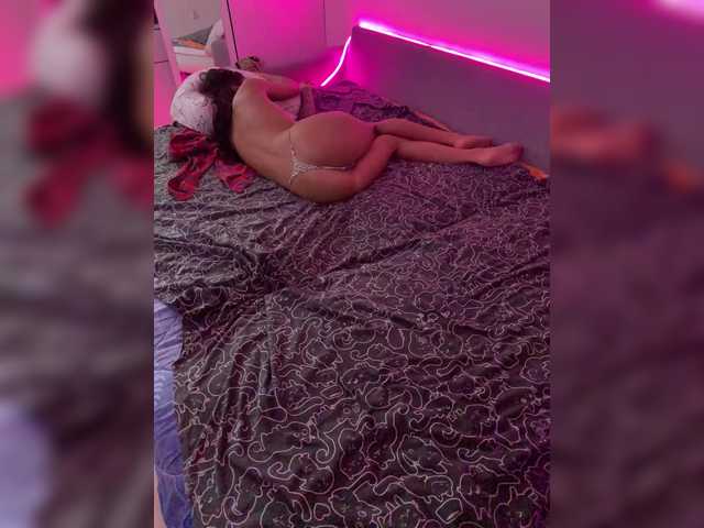 Album foto porno AlexMir69 descoperita pe video chat