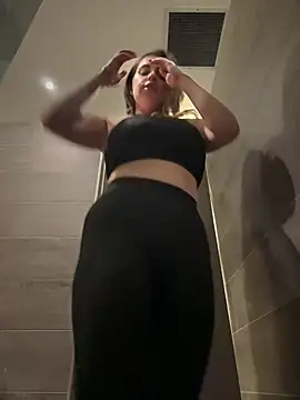 Foto porno Ganduri murdare cu Alirawrz pe KUR.ro