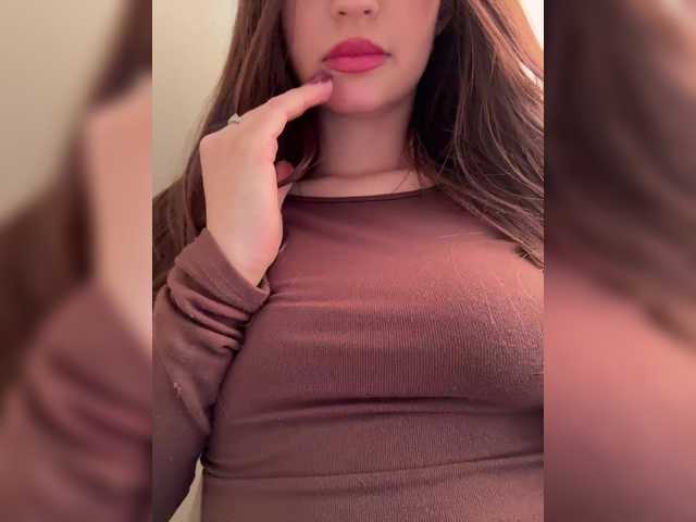 Foto porno Alliina-leee se dezbraca la web pe BongaCams pe KUR.ro
