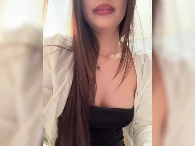 Foto porno Alliina-leee se dezbraca la web pe BongaCams pe KUR.ro