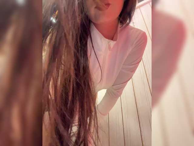 Foto porno Alliina-leee se dezbraca la web pe BongaCams pe KUR.ro