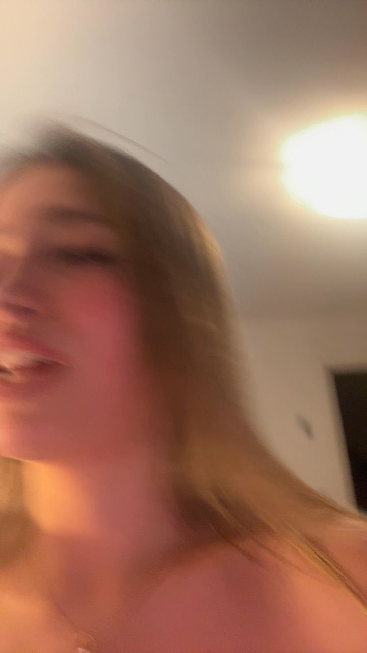 Foto porno Ce sexy este Allisonfoxxx pe KUR.ro