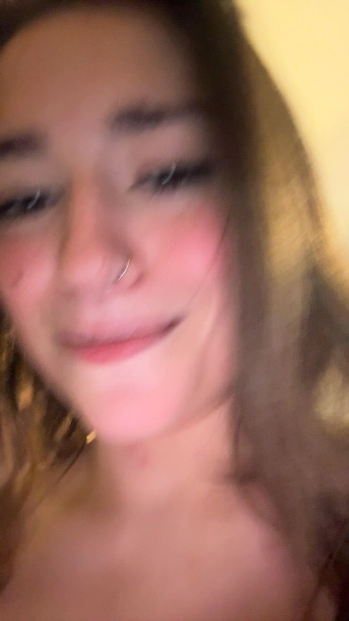 Foto porno Fantezii cu Allisonfoxxx pe Amateur.TV pe KUR.ro