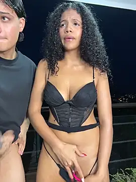 Foto porno AndresXXXSHOWS se dezbraca la web pe StripChat pe KUR.ro