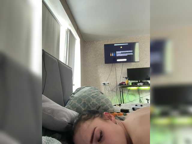 Foto porno AngelokFromUkraine ne arata tot la camera pe KUR.ro