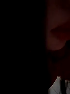 Foto porno Antonellastrip_ ne arata tot la camera pe KUR.ro