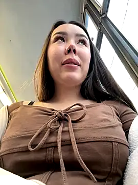 Foto porno Ganduri murdare cu Asian_Asami pe KUR.ro