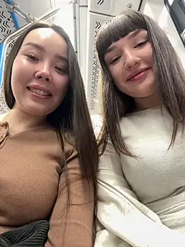 Foto porno Nebunii pe chat marca Asian_Asami pe KUR.ro