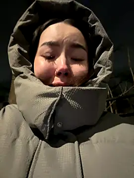 Foto porno Asian_Asami descoperita pe video chat pe KUR.ro