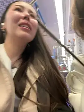 Foto porno Nebunii pe chat marca Asian_Asami pe KUR.ro