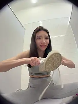 Foto porno Sex online cu BallerinaCappuccino_ pe KUR.ro
