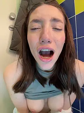 Foto porno Sex online cu BallerinaCappuccino_ pe KUR.ro